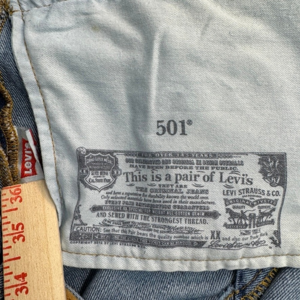 Levis 501 Original Fit Jeans Mens 40x32 Blue Denim Straight Leg Button Fly - Picture 4 of 13